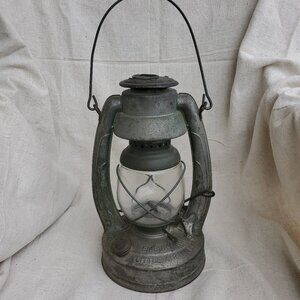 VINTAGE EMBURY MFG. CO. NO. 1 AIRPILOT KEROSENE LANTERN WITH CLEAR GLOBE 1939